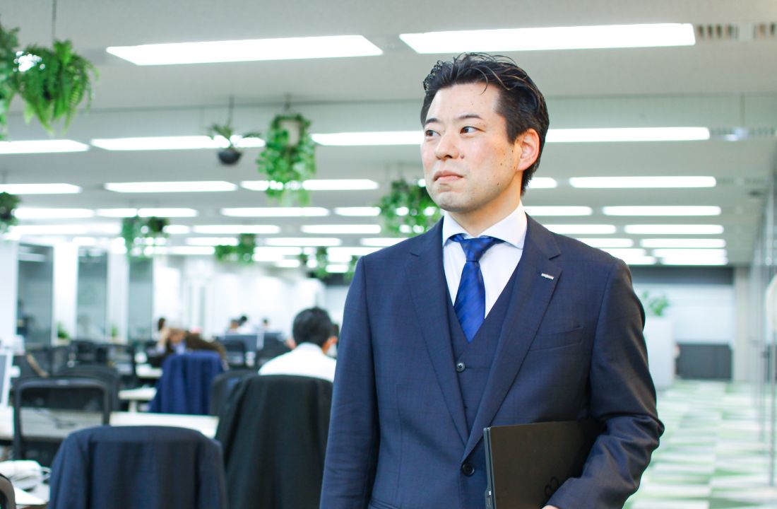 ソリューション営業の社員の写真