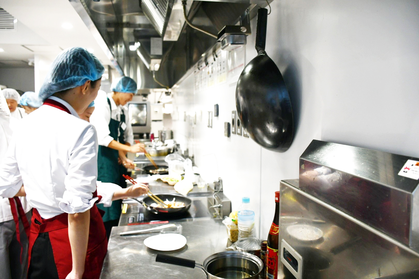 調理実習の様子の画像