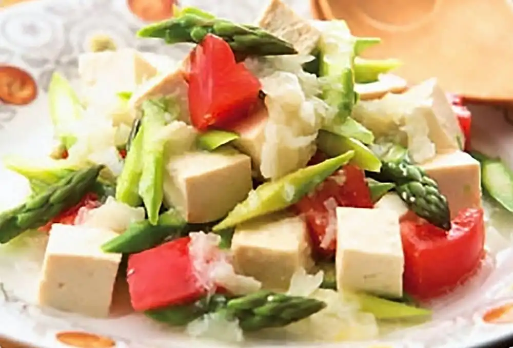 赤・白・緑のサラダ