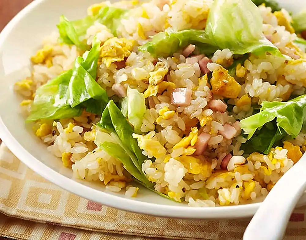 コクとうまみの塩レタスチャーハン