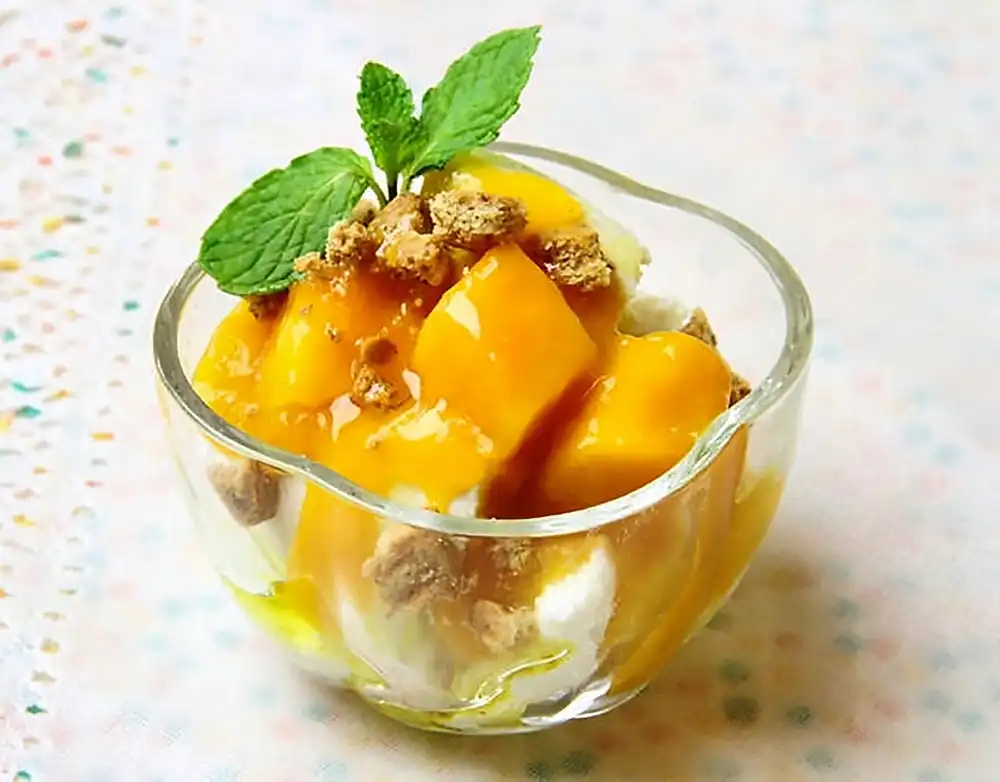 マンゴーの水切りチーズケーキ