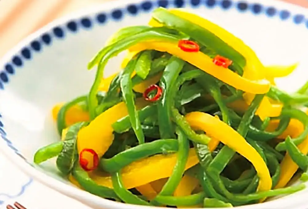 二色ピーマンの塩きんぴら