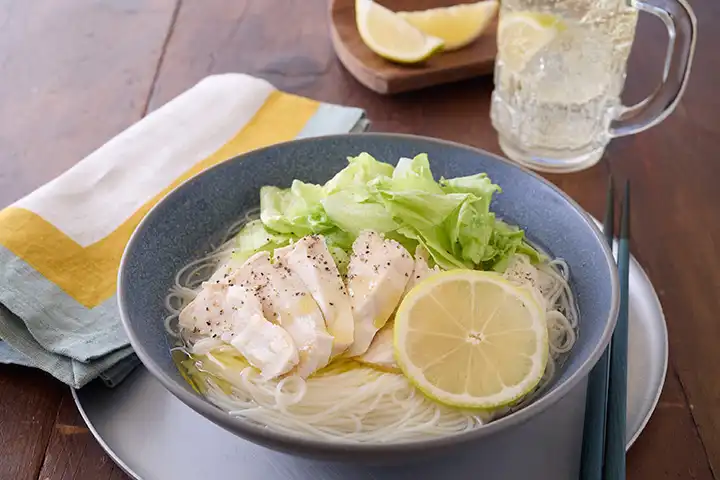 鶏肉とレタスのレモンそうめん