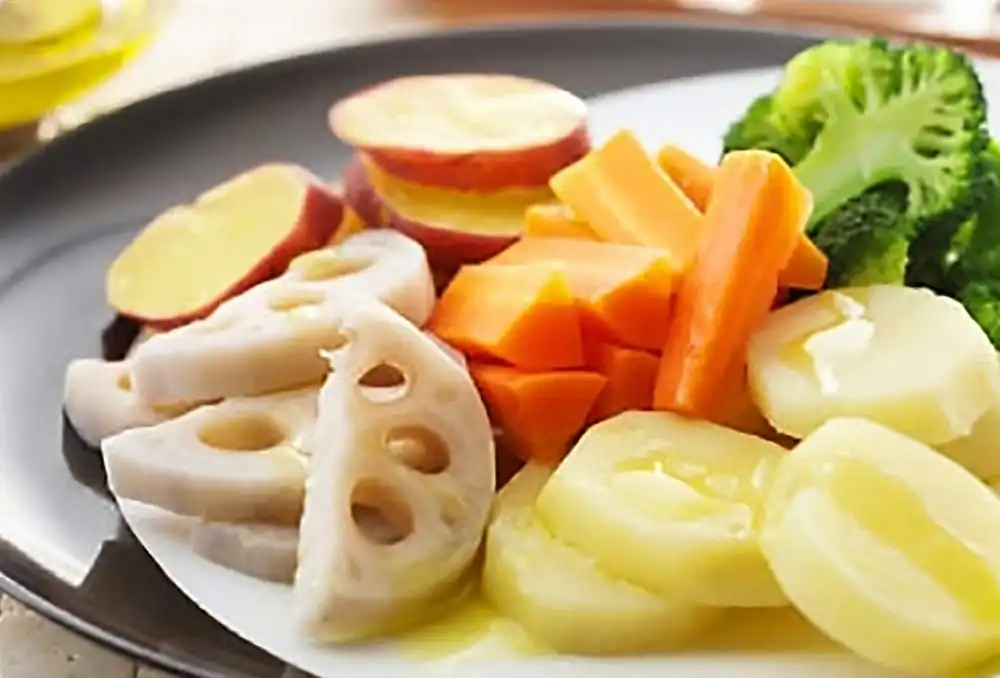 蒸し野菜のシンプルホットサラダ