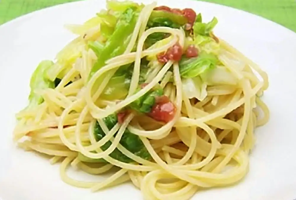 キャベツと梅の簡単パスタ