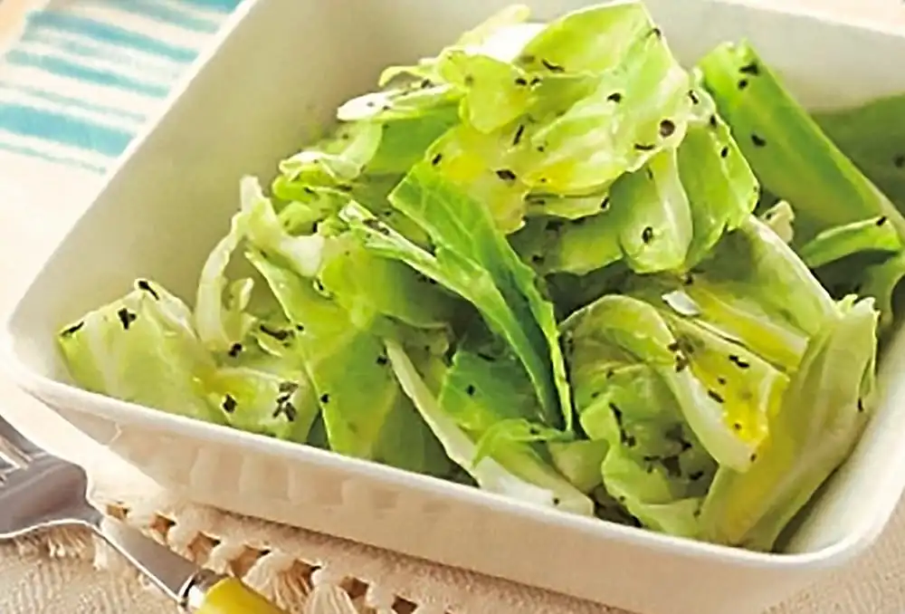 春キャベツのバジルオリーブサラダ