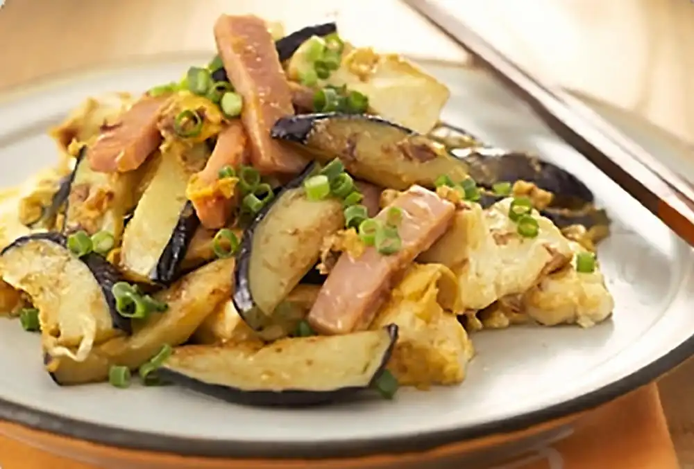 ピリ辛！なすちゃんぷるー