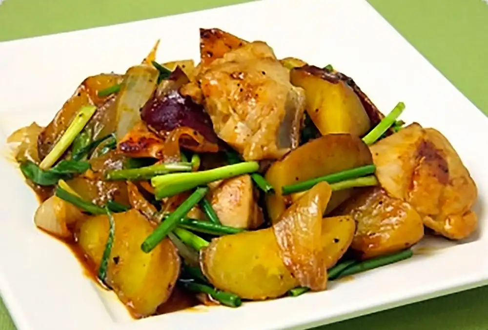 さつまいもと鶏肉のコチュジャン炒め