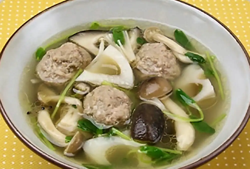 肉だんごの具だくさんスープ