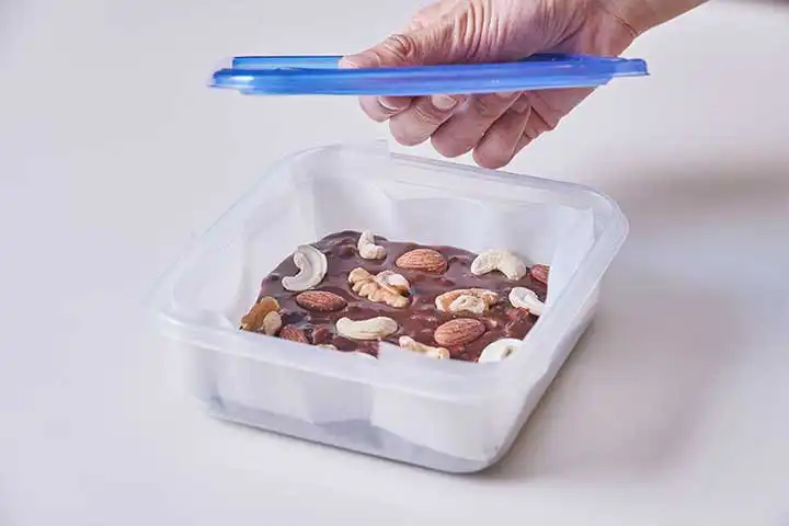 ナッツ入りレンチンブラウニー