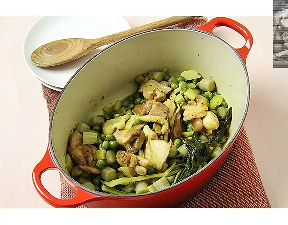 鶏もも肉と春野菜のカレーオイル蒸し