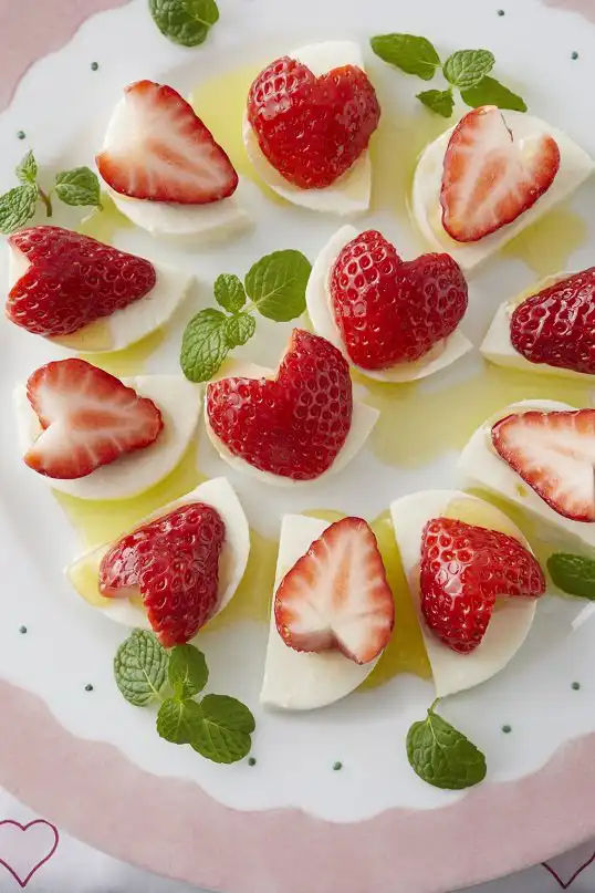 いちごのハートカプレーゼ