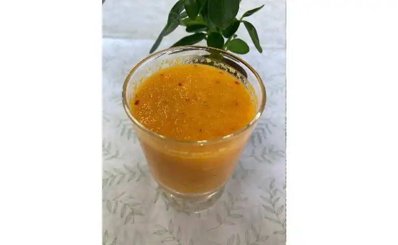 ニンジンとリンゴのフレッシュジュース