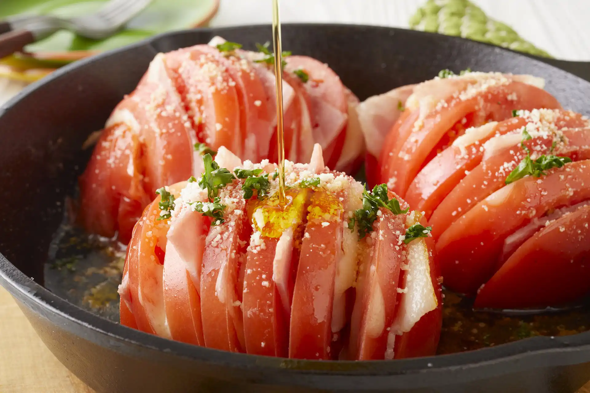 オリーブオイルでハッセルバックトマト